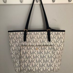 Michael Kors purse